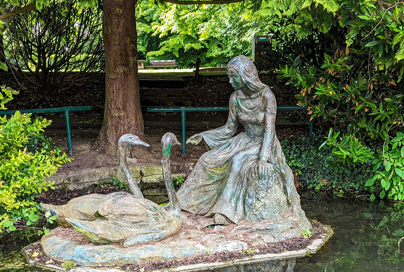 Maiden with Swans statue at Ray Mill Island Maidenhead